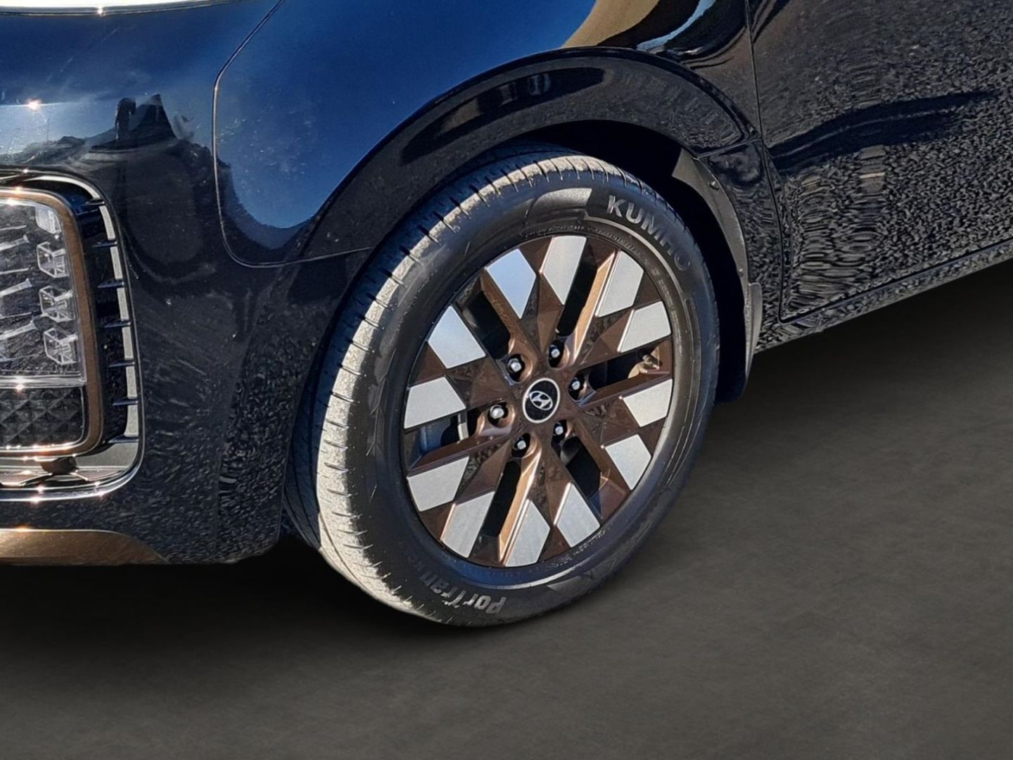 Fahrzeugabbildung Hyundai STARIA Signature 2.2 CRDi 7-Sitzer BOSE+AHK+360°