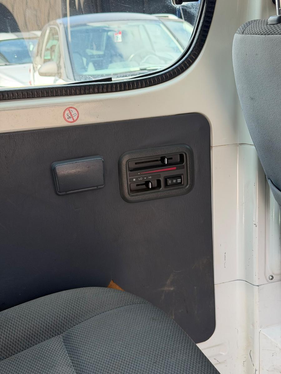 Toyota Hiace 2,5 LANG 8.Sitzer Klima AHK