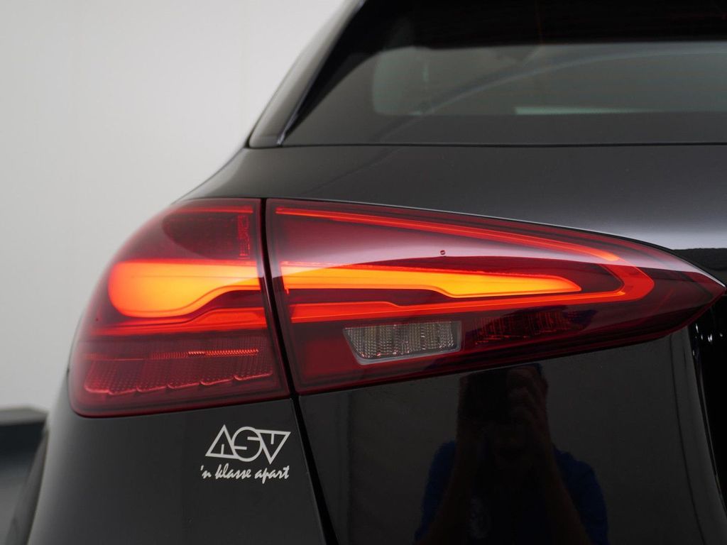 Mercedes-Benz A 250 e Star Edition AMG Line Plus panorama dach