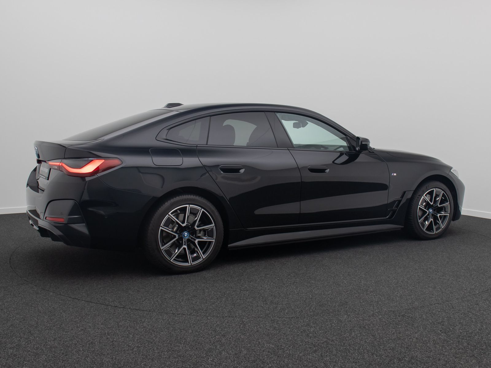 Fahrzeugabbildung BMW i4 eD40 Gran Coupe M Sport Alarm DAB H/K 18Zoll