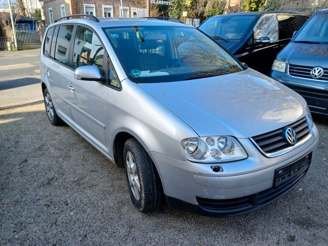 Volkswagen Touran 2L Td  Alui Kilima Navi