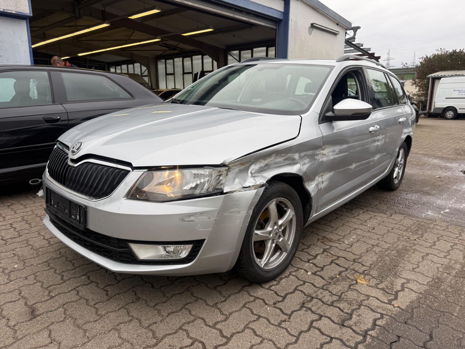Skoda Octavia 2014 — interior