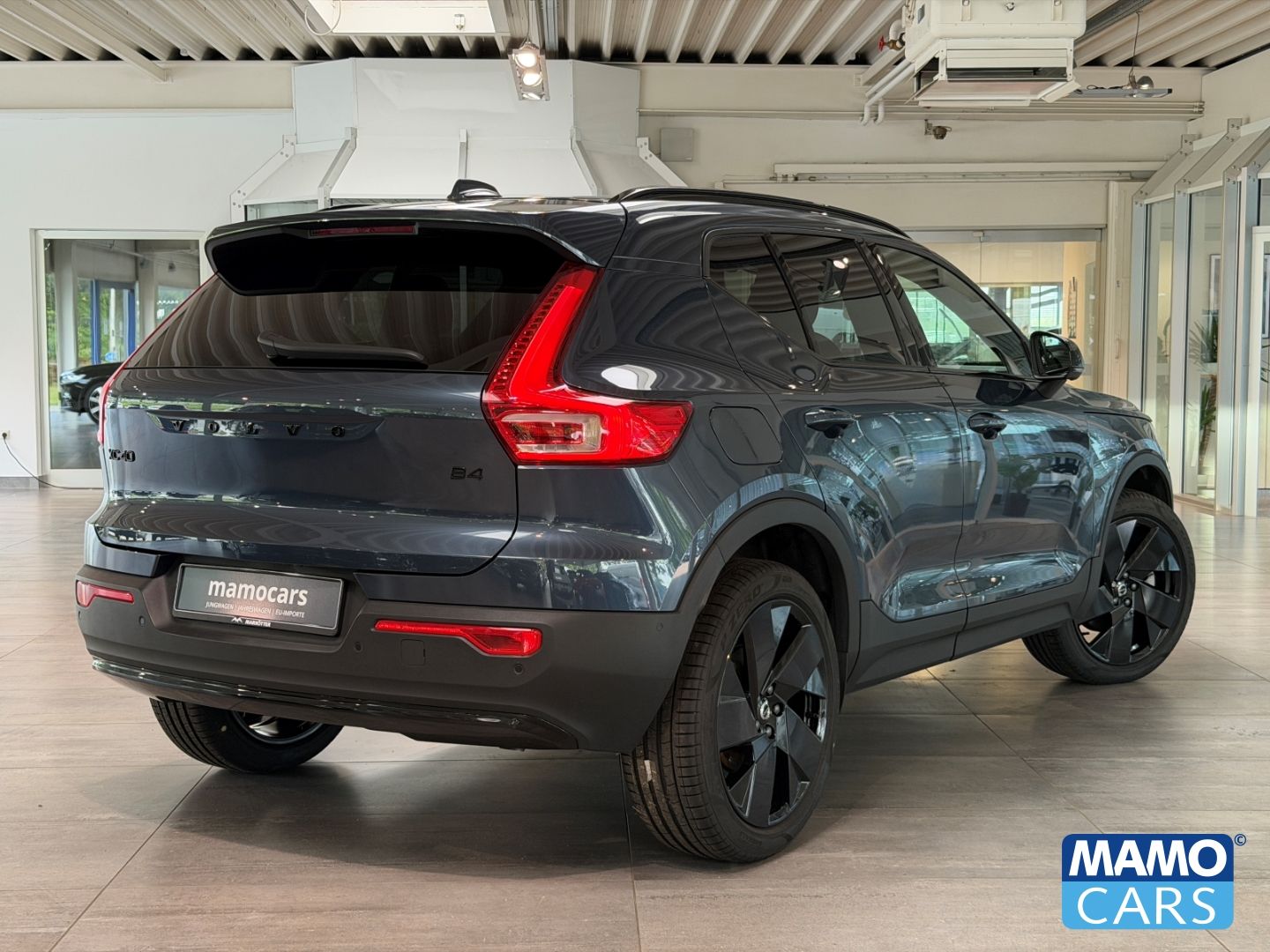 Volvo XC40 B4 Plus Black Edition ACC/BLIS/360°/H&K/STH foto 2