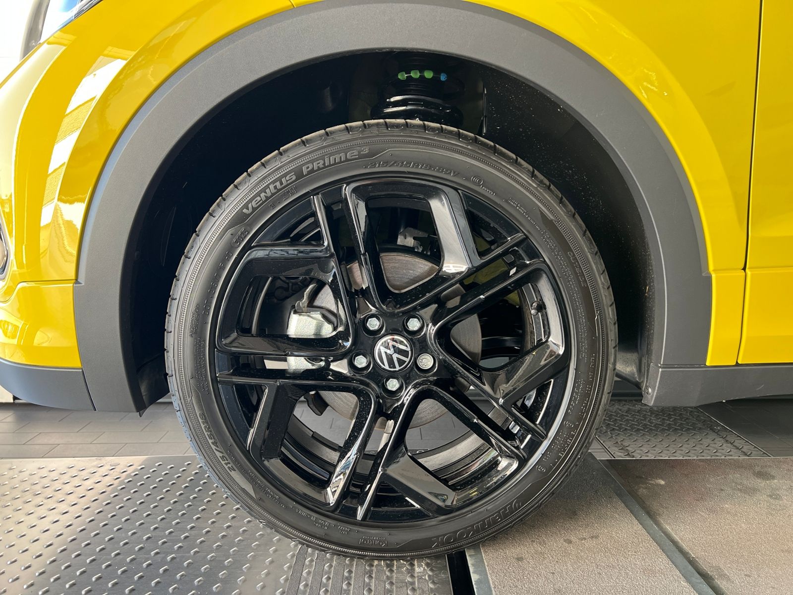 Fahrzeugabbildung Volkswagen T-Cross R-Line 1.5 TSI DSG *AHK,BlackStyle,Navi,