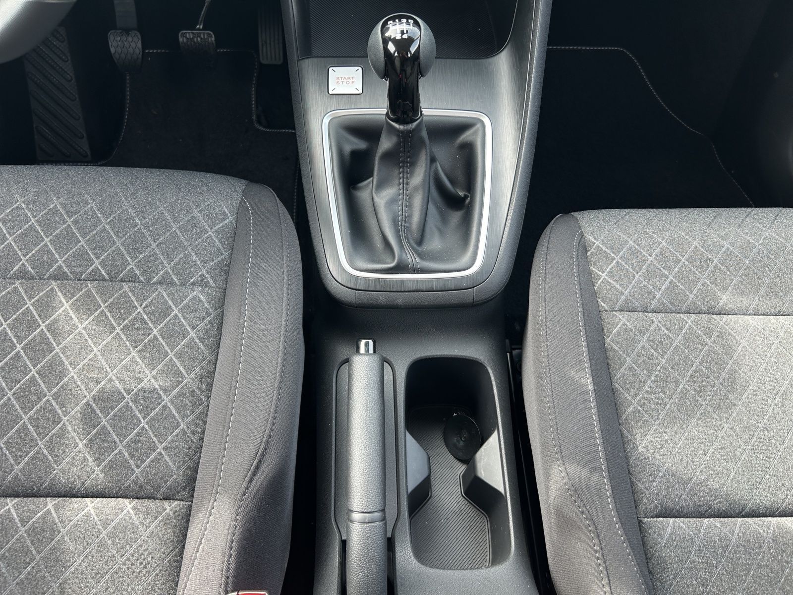 Fahrzeugabbildung MG MG ZS Standard