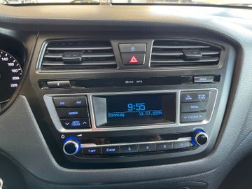 Hyundai i20 blue *PRINS-GASANLAGE*KLIMA*LKHZ*TEMPOMAT*