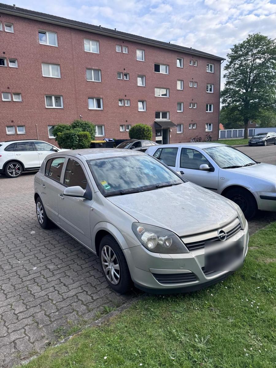Opel Astra 2005 — салон