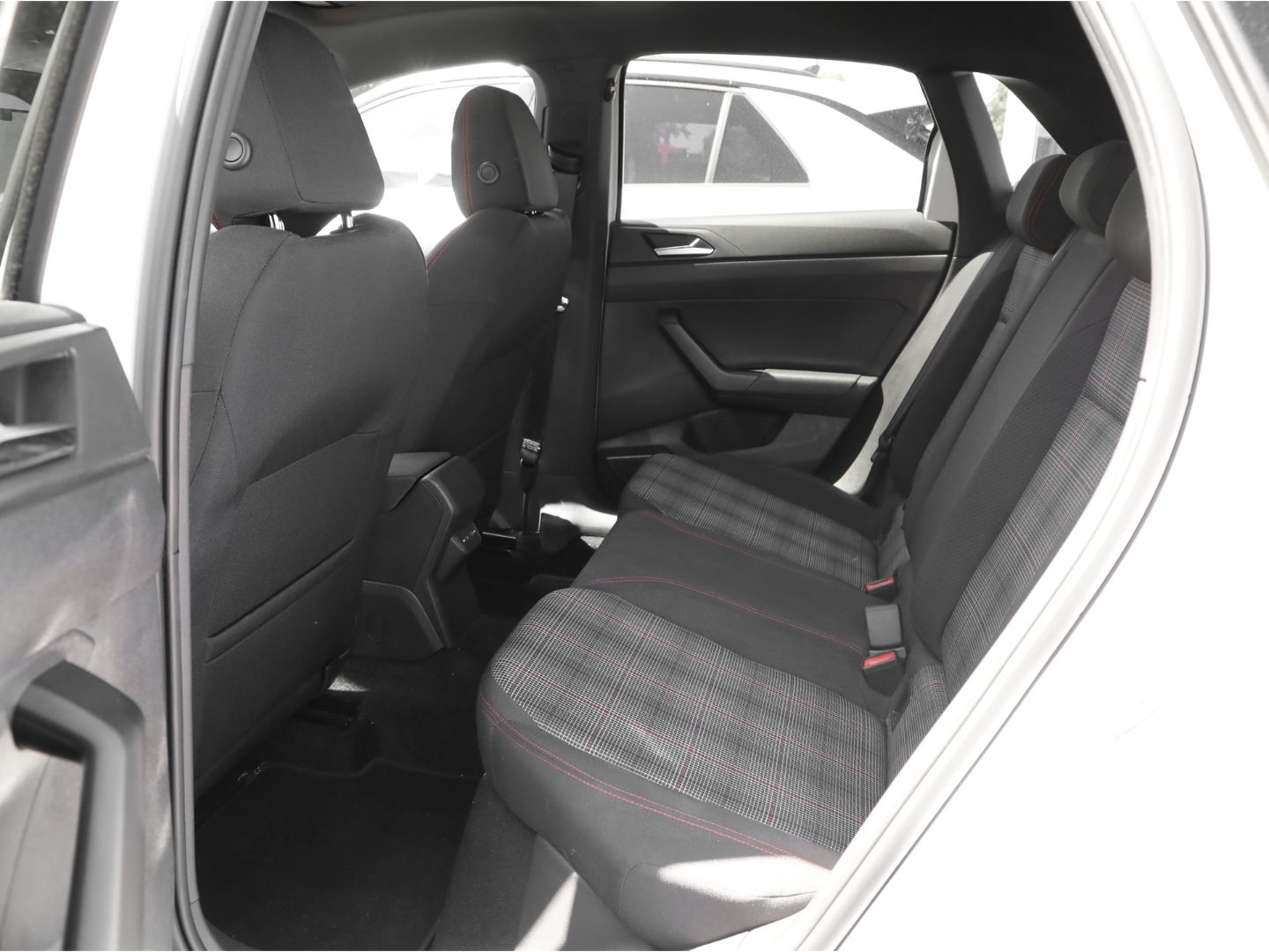 Volkswagen Polo GTI DSG PANORAMA BEATSAUDIO NAVI LEDMATRIX foto 4