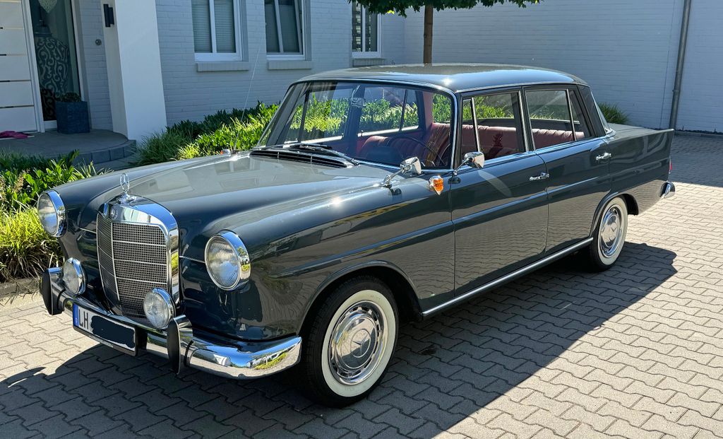 Mercedes-Benz 190