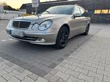 Mercedes-Benz Mercedes E320 Scheckheftgepflegt Top Zusta... - Mercedes-Benz E 320 in Bochum