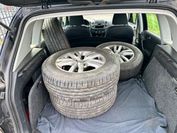 Volkswagen Tiguan - 11