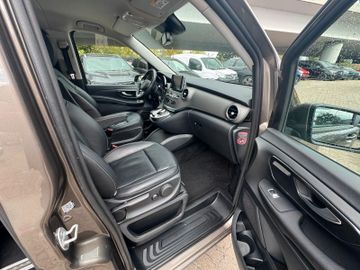 Mercedes V 220 - 7