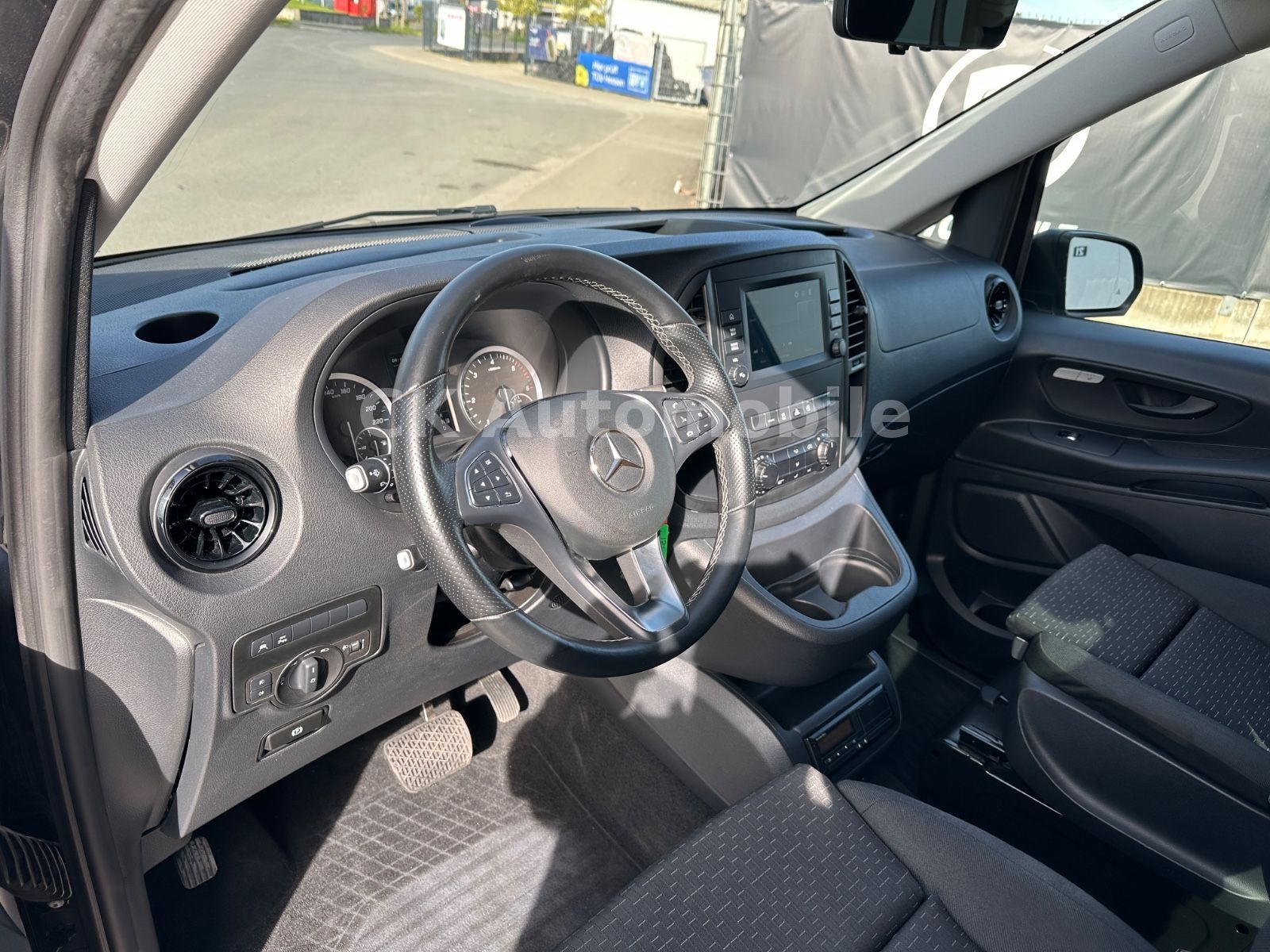 Fahrzeugabbildung Mercedes-Benz Vito Tourer Pro 124 Edition Autom/8Sitze/Kam/AHK