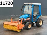 Iseki 3015A 4x4 Kleintraktor inkl. Kehrmaschine - Iseki LKWs