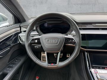 Audi S8 - 10