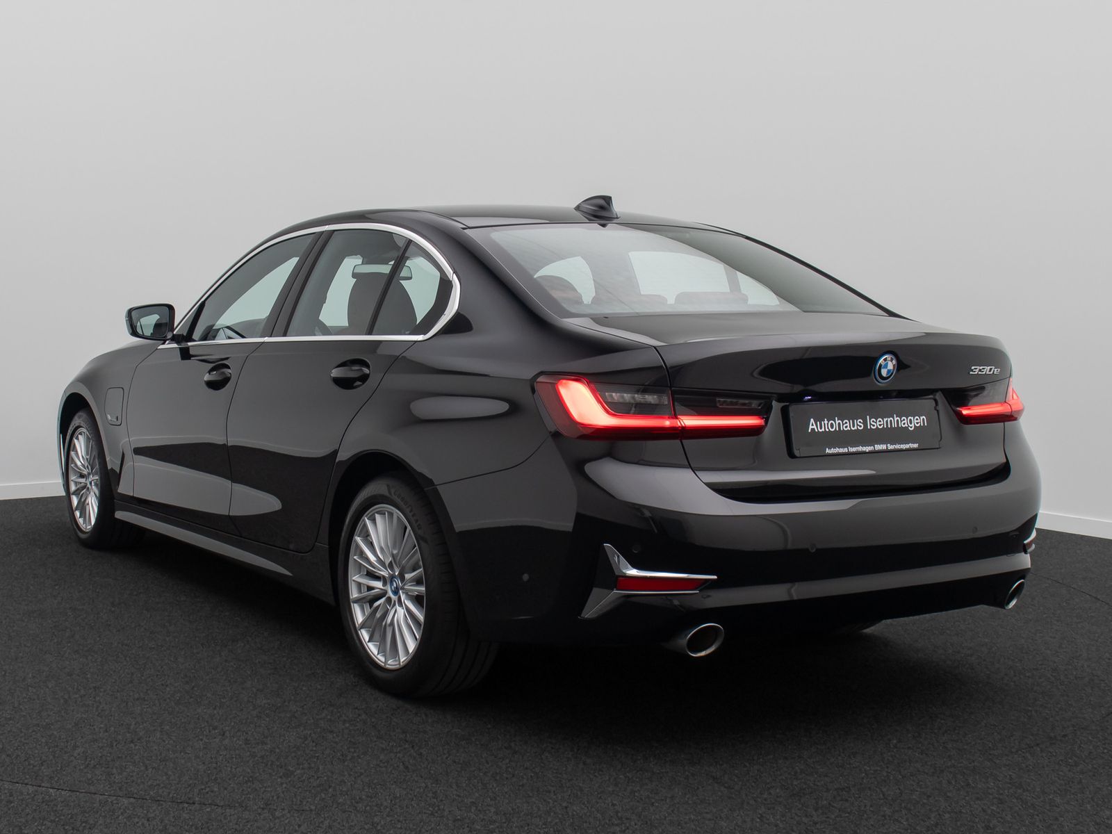Fahrzeugabbildung BMW 330e LuxuryLine Kamera Laser HUD DAB HiFi Komfor