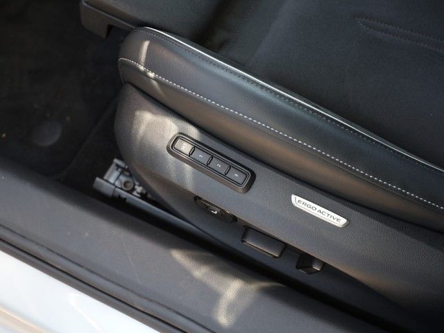 Volkswagen Passat Variant - Bild 14