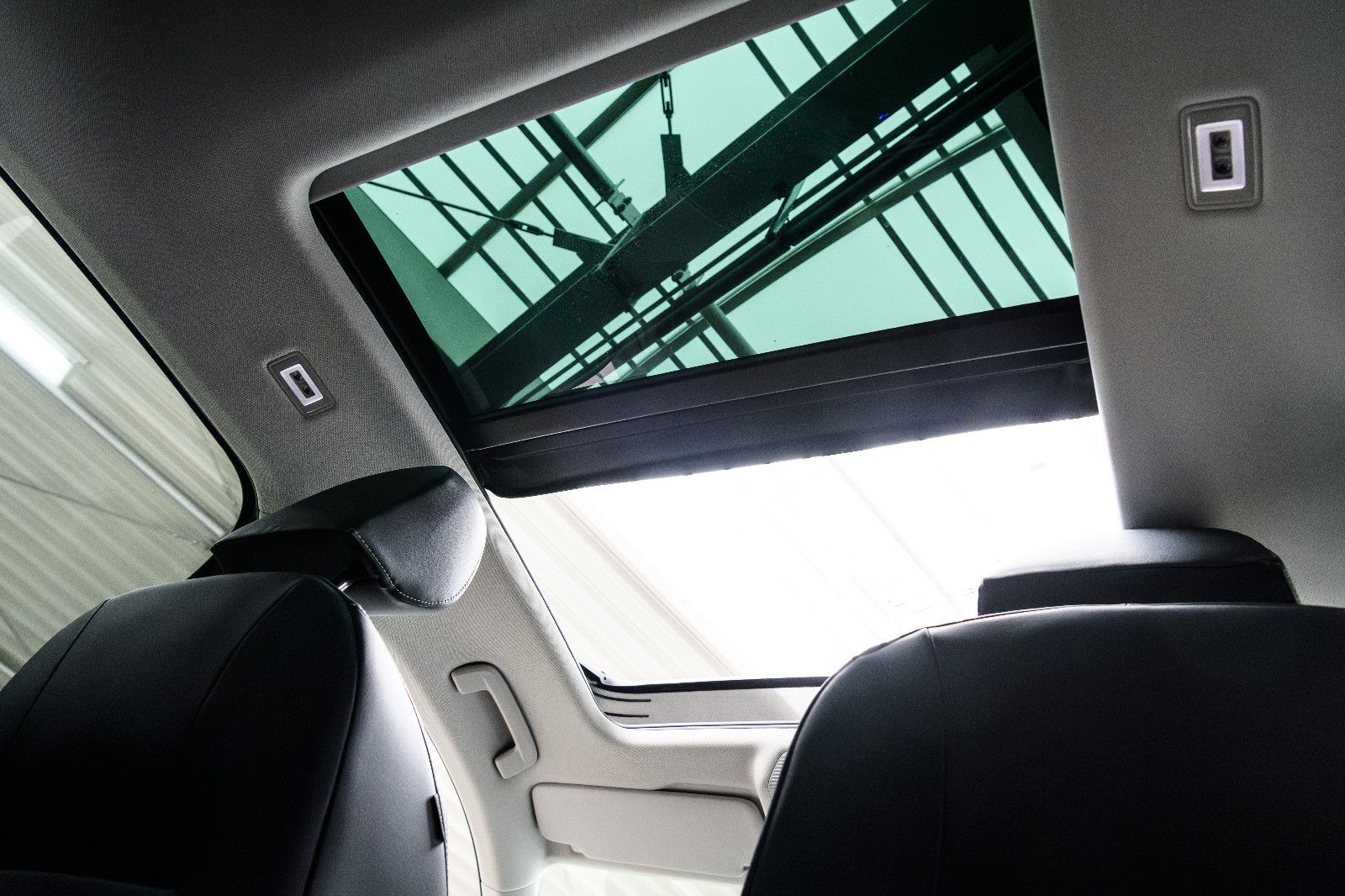 Fahrzeugabbildung Volkswagen T-Roc 1.5 eTSI Style el. Heckklappe+IQLight+Pano