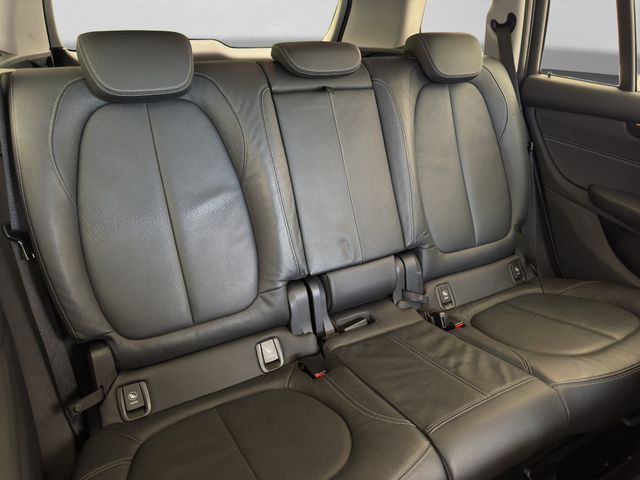 Fahrzeugabbildung BMW 218i Gran Tourer Luxury Line+Leder+HiFi+AHK+DAB