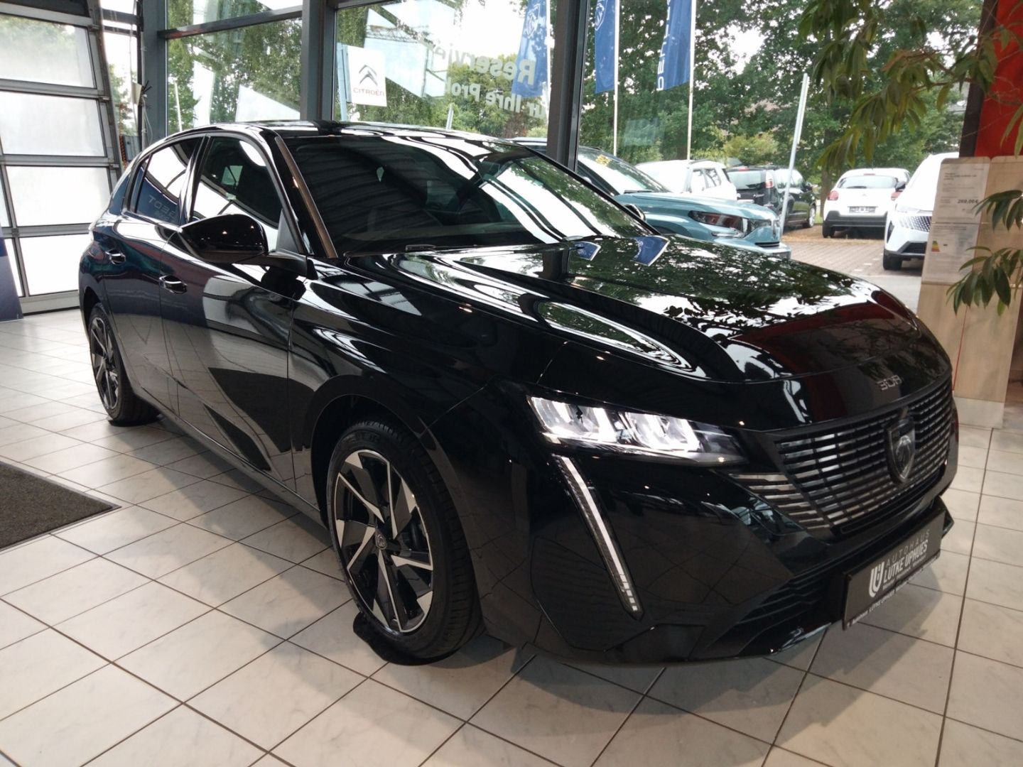 Fahrzeugabbildung Peugeot 308 ALLURE HYBRID 145 e-DSC6