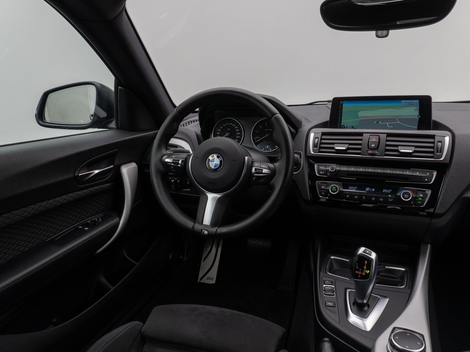 Fahrzeugabbildung BMW 228i Coupé M Sport NaviPro DAB HiFi Xenon PDC