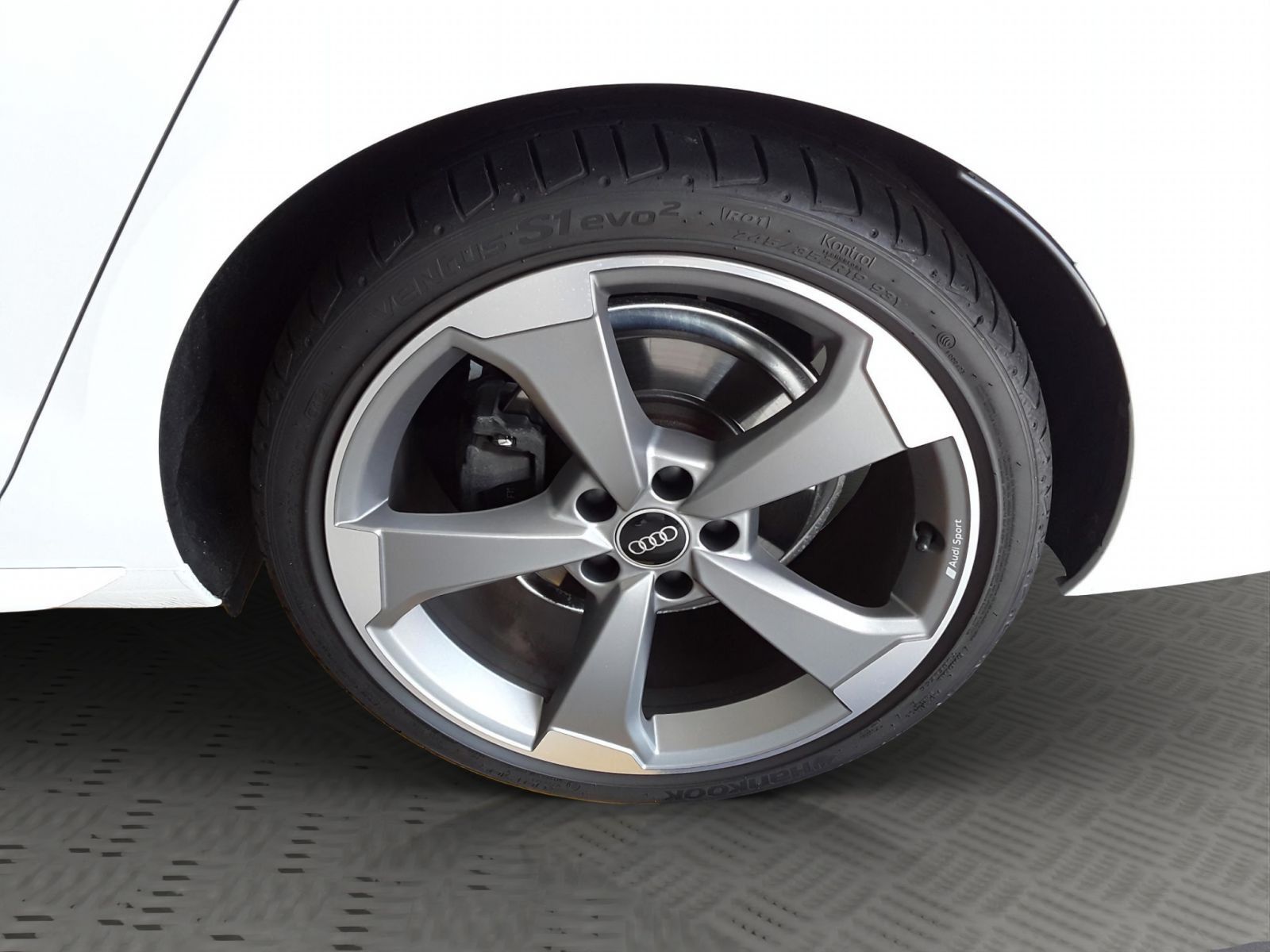Audi A4 - Bild 15