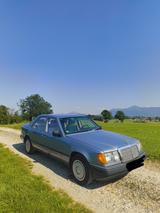 Mercedes-Benz 230 E W124 EZ 1987 - blaue Mercedes-Benz E 230
