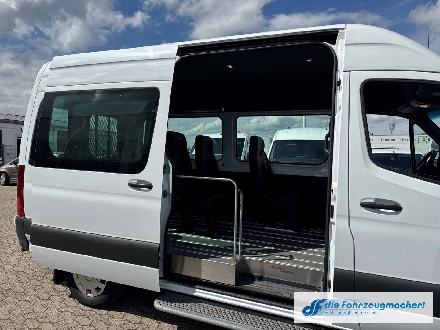 Fahrzeugabbildung Mercedes-Benz Sprinter III Tourer 311 CDI L2 VI Totwinkelassis
