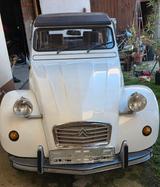 Citroën 2 CV - weiße Citroën 2 CV
