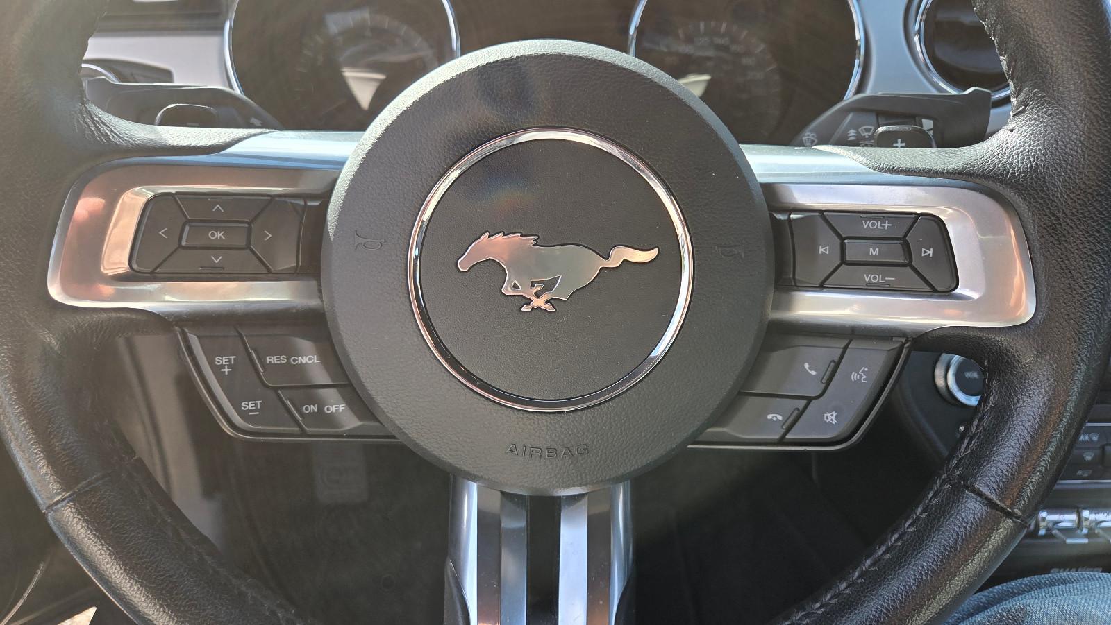 Ford Mustang GT Fastback 5.0 V8 421 ch BVA / 40 400 km / Premium Pack / Cuir ventilé / Caméra de recul