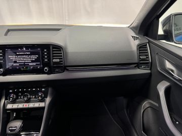 Fahrzeugverkauf 23 Skoda Karoq Sportline 1.5 AHK*Pano*19 Zoll*Matrix