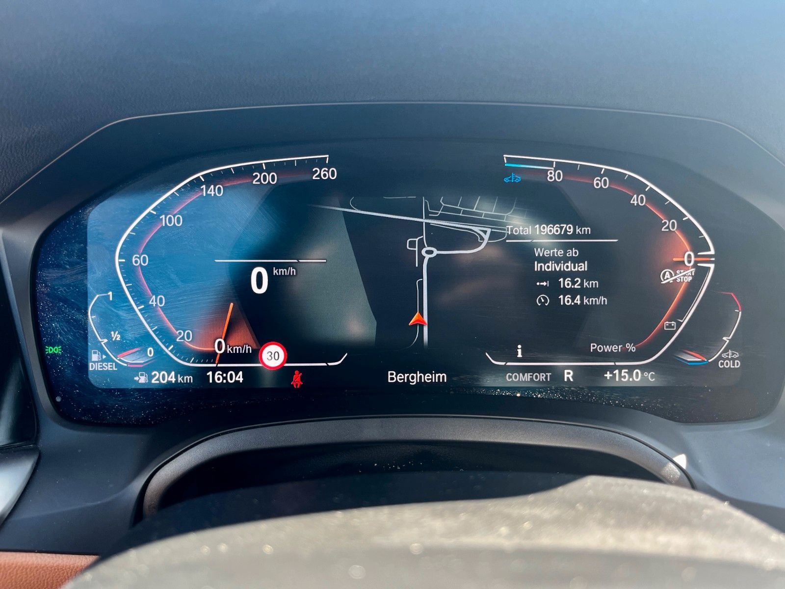 Fahrzeugabbildung BMW 320d Sport-Aut. M SPORTPAKET Navi Leder AHK LED