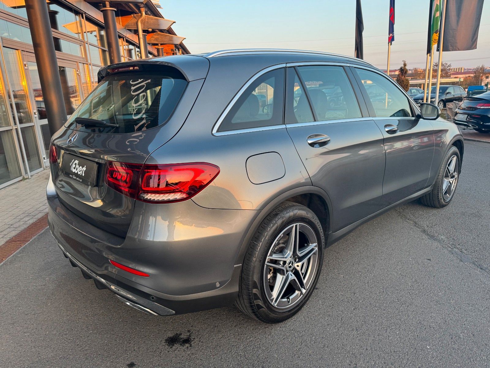 Fahrzeugabbildung Mercedes-Benz GLC 300 4M AMG Distr+360°+Memory+Ambiente+Carpla