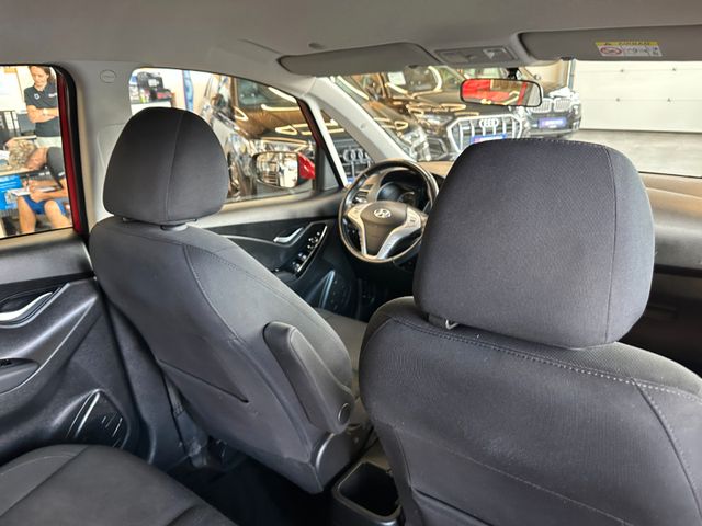 Hyundai ix20*TÜVSERVICE:NEU*SitzLenkradHZ*NAV*TEMPO*PD