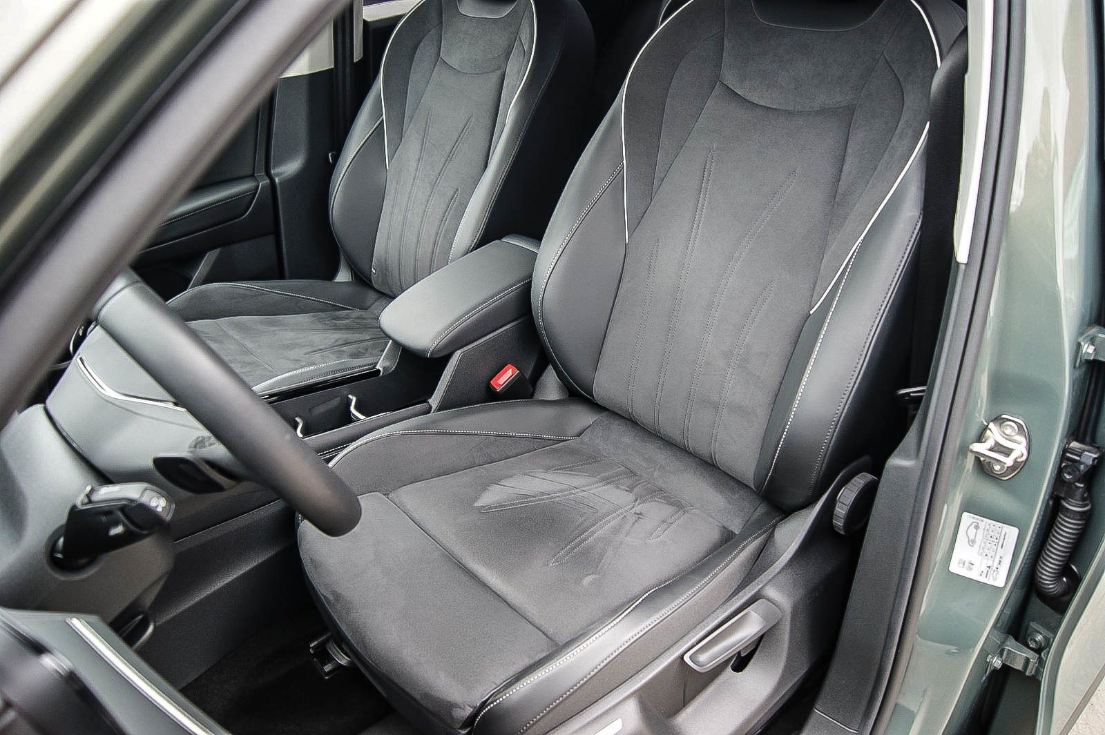 Fahrzeugabbildung Volkswagen Tiguan 1.5 eTSI 110 kW Elegance ANHZV CIPRESSINO