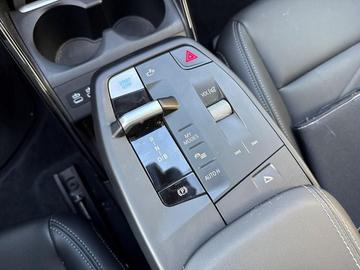 2025 BMW IX1 — миниатюра 17