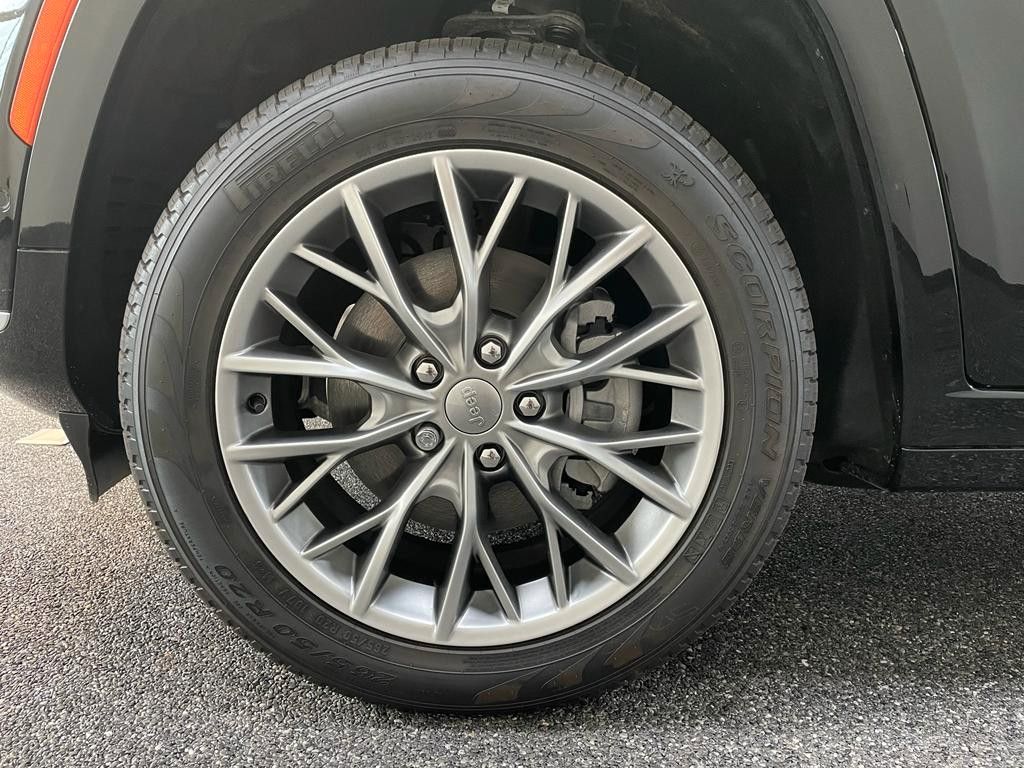 Fahrzeugabbildung Jeep JEEP GRAND CHEROKEE -L- SUMMIT  5.7L-V8