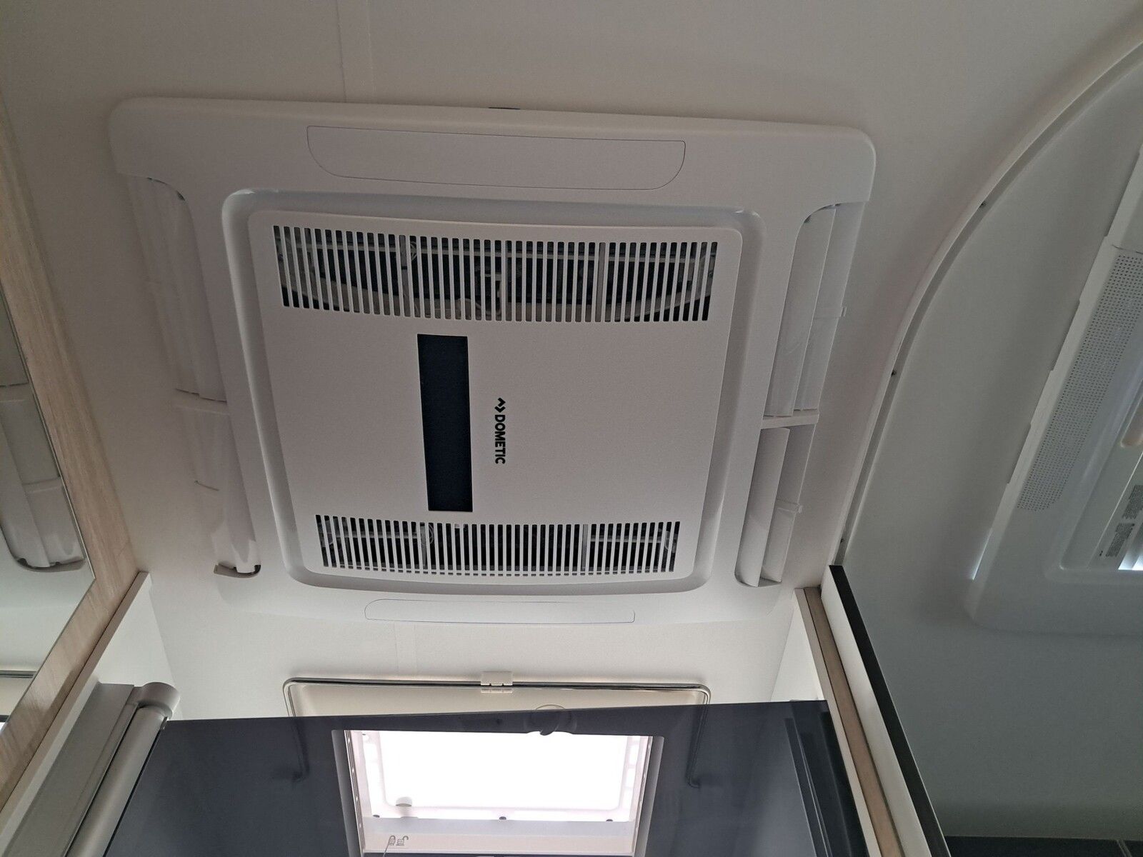 Fahrzeugabbildung Chausson Teilintegriert Etape Line 640 Solar, Markise