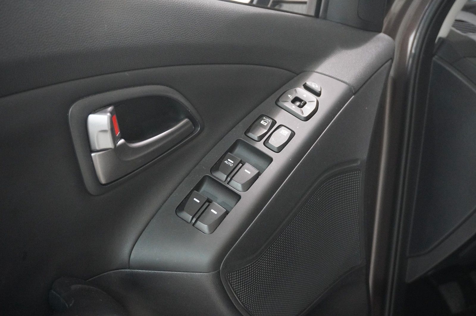 Fahrzeugabbildung Hyundai ix35 1.6 GDI FINALE LED/KLIMA/SHZ/PDC/TEMP./AHK