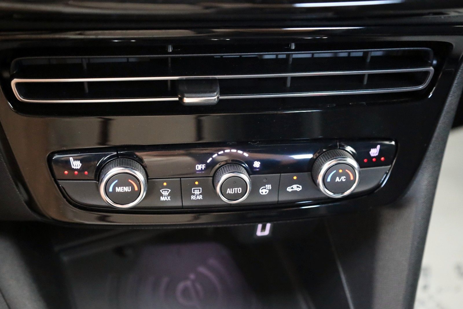 Fahrzeugabbildung Opel Mokka GS Alcantara,Navi,LED,Kamera,Allwetterreif