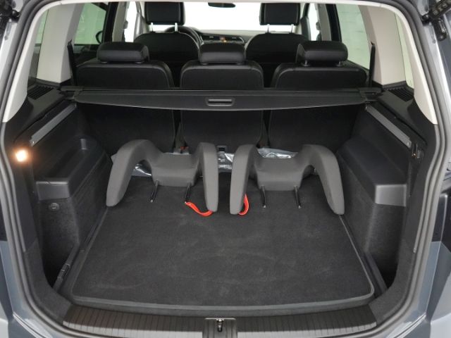 Touran COMFORTLINE DSG+LED+AHK+NAVI+SPORTFAHRWER