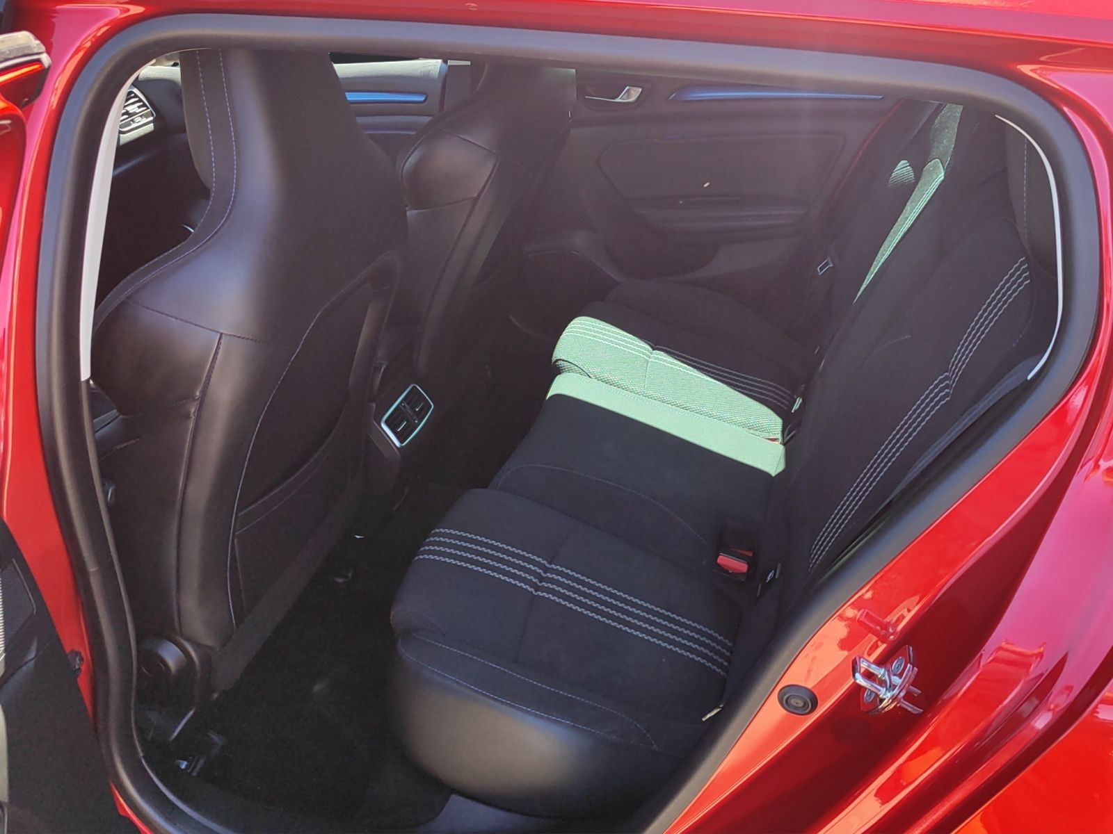 Fahrzeugabbildung Renault Megane IV Grandtour GT/Navi/Head-UP/Kamera/ACC/