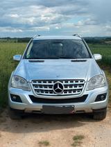 Mercedes-Benz ML 350 CDI 4MATIC - - Mercedes-Benz ML 350 aus 2010