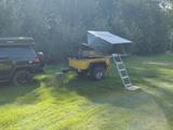 Andere offroad Anhänger mit Dachzelt - Wohnwagen Anhänger