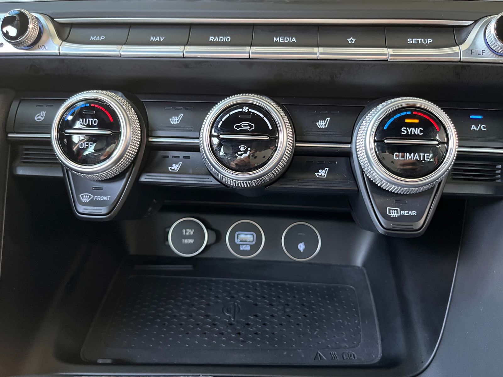 Fahrzeugabbildung Genesis G70  Shooting Brake Sport 2.2D RWD LED ALU