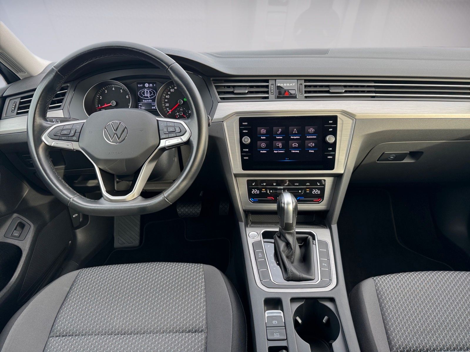 Fahrzeugabbildung Volkswagen Passat Variant Conceptline 1.5 TSI