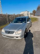 Mercedes-Benz C 220 CDI ELEGANCE sedan aut - gebrauchte Mercedes-Benz C 220 aus dem Jahr 2004