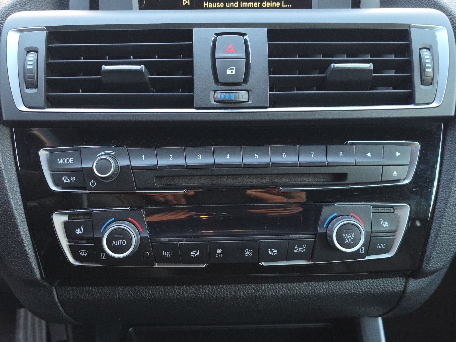 Fahrzeugabbildung BMW 218i Cabrio M Sport LEDER XENON SHZ TEMPOMAT