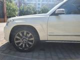 Mercedes-Benz GLK 280 4MATIC - - Mercedes-Benz GLK 280 mit Benzin-Antrieb