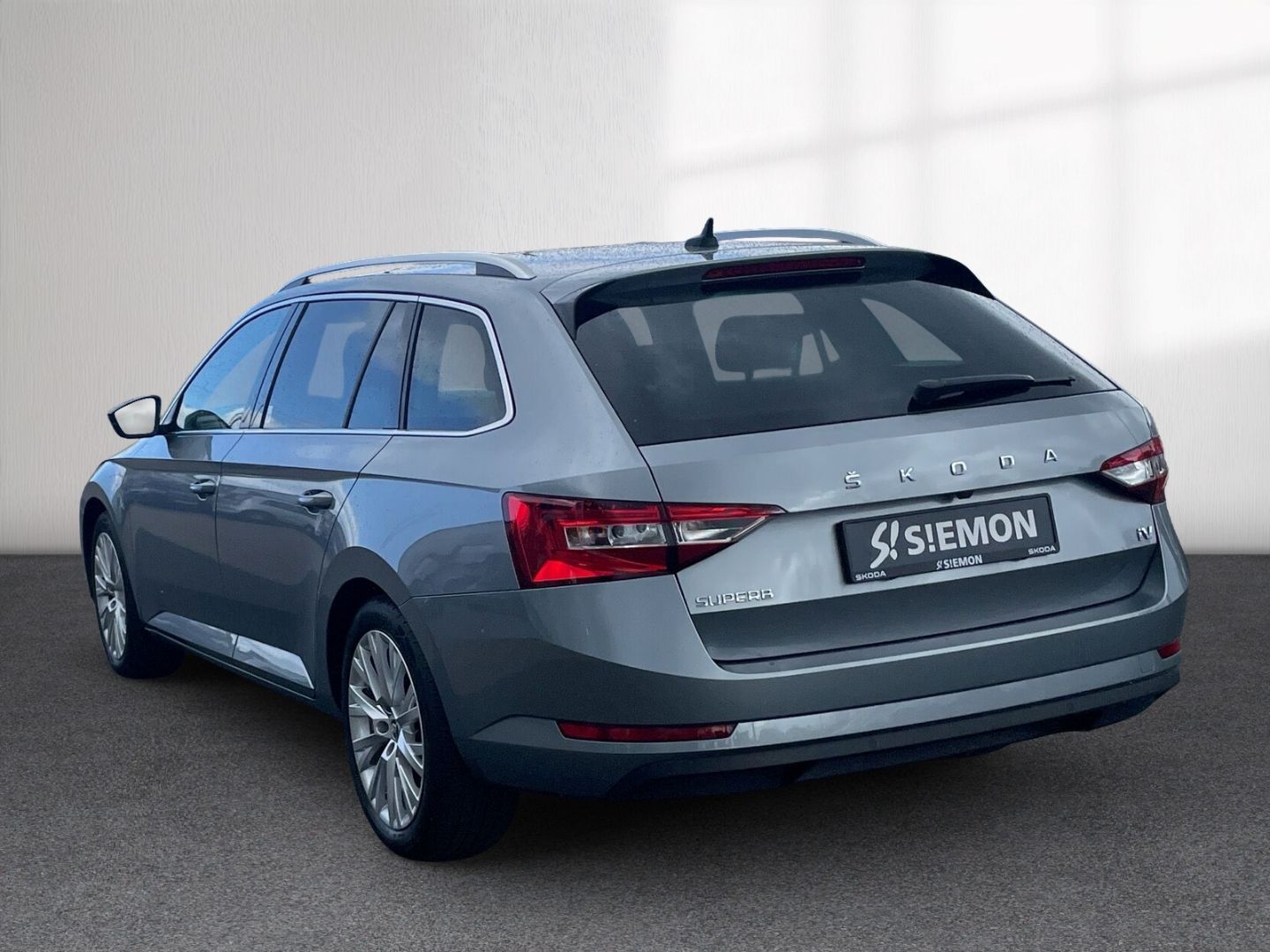 Skoda Superb Combi iV DSG Style Plus ACC Nav SHZ R-Kam imagem 3